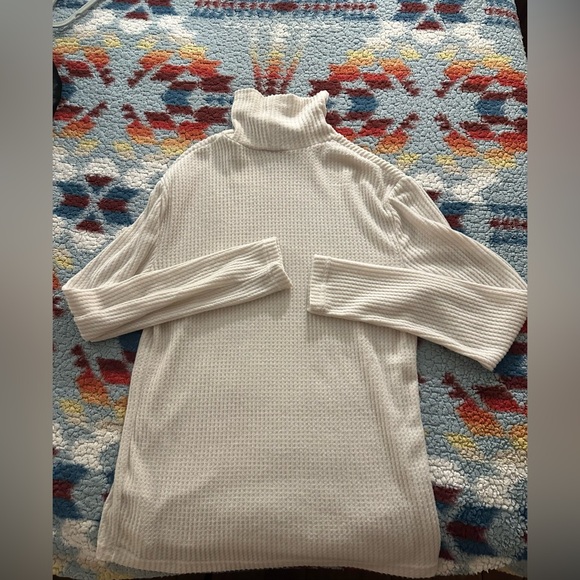 Urban Outfitters Turtle Neck Longline Sweater - Picture 5 of 7